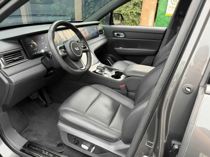 Li Auto ONE 2021 Model Extended Range 6 seat Edition – фото 8