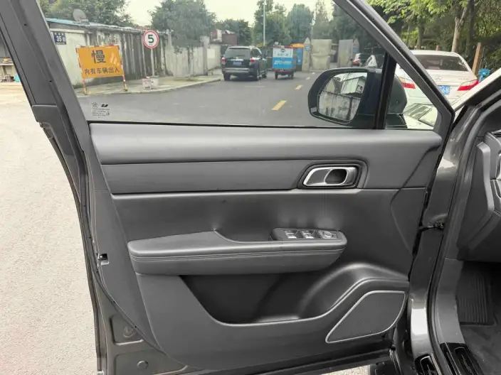 Li Auto ONE 2021 Model Extended Range 6 seat Edition – фото 10