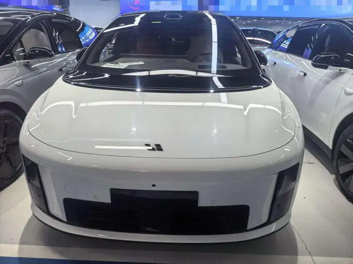 Li Auto i8 2025 Model Standard Edition – фото 2