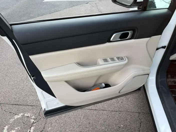 Li Auto ONE 2021 Model Extended Range 6 seat Edition – фото 6