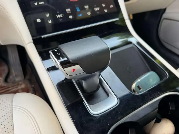 Li Auto ONE 2021 Model Extended Range 6 seat Edition – фото 10