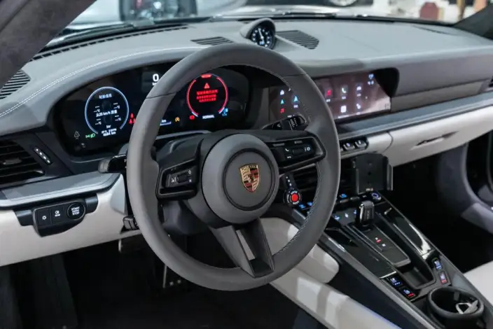 PORSCHE 911 2025 Model Carrera 3.0T – фото 8