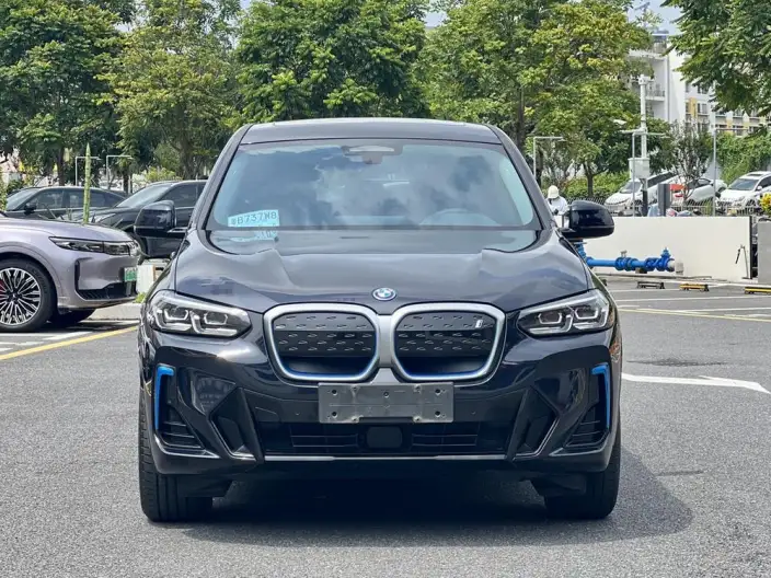 BMW iX3 2022 Model Leading Model – фото 2