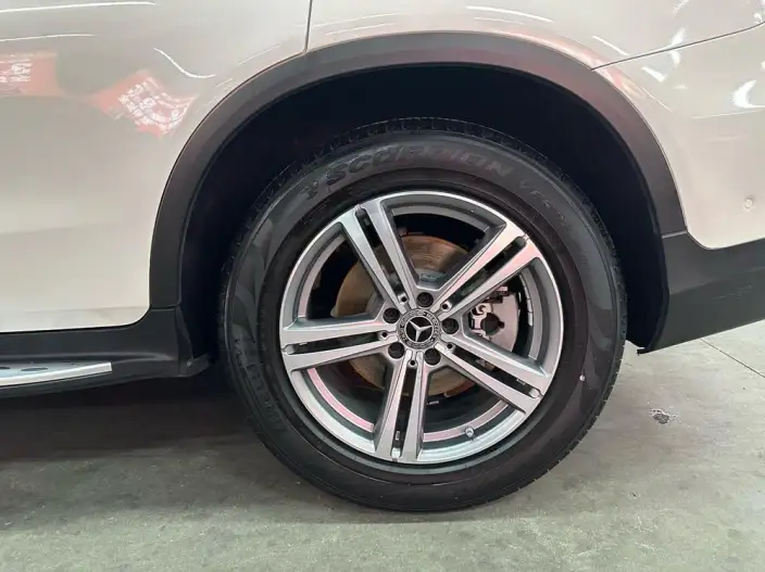 Mercedes-Benz GLC 2020 Model Facelift GLC 260 L 4MATIC Luxury Model – фото 8