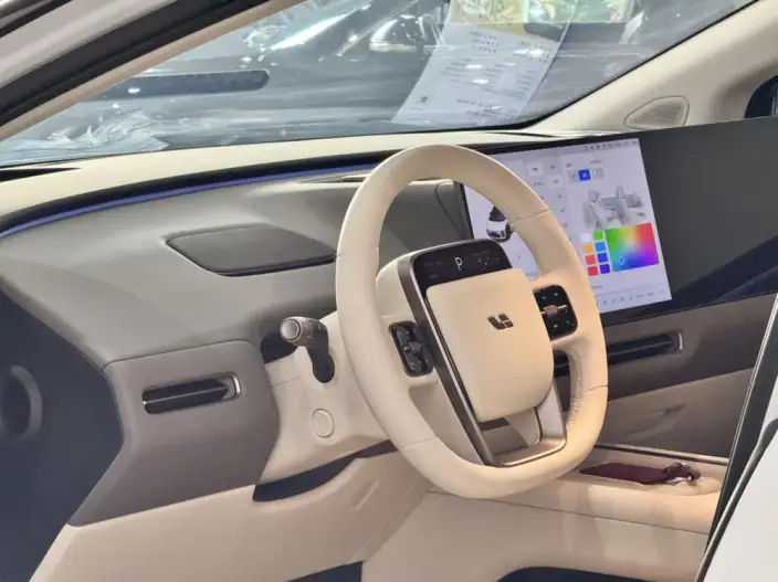 Li Auto i8 2025 Model Standard Edition – фото 9