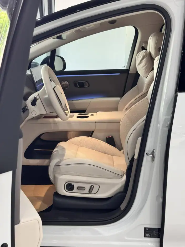 Li Auto i8 2025 Model Standard Edition – фото 10