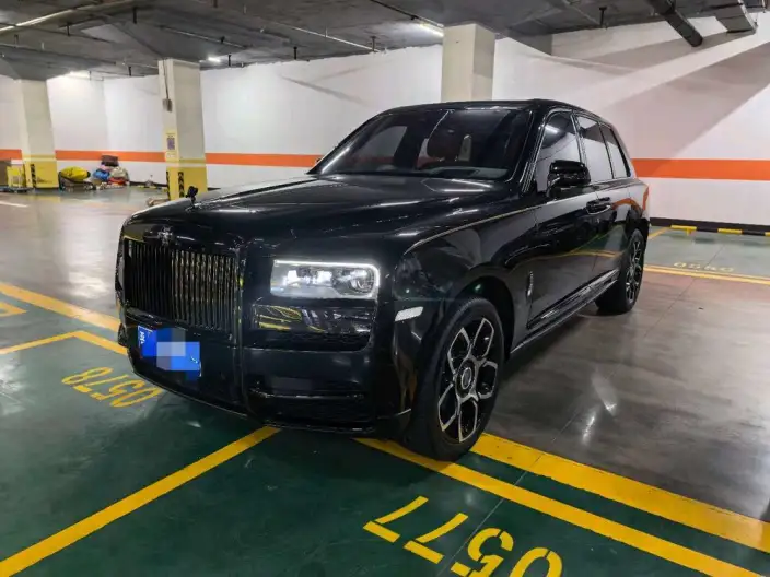 Cullinan 2020 Model Black Badge – фото 1