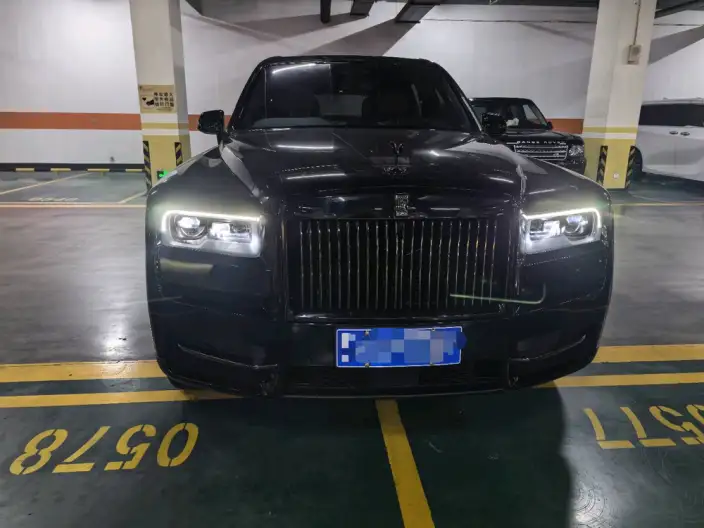 Cullinan 2020 Model Black Badge – фото 2