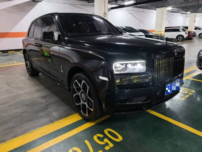 Cullinan 2020 Model Black Badge – фото 3