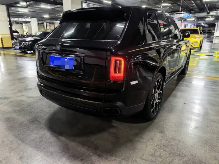 Cullinan 2020 Model Black Badge – фото 6