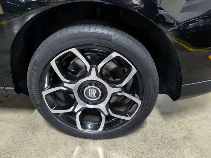 Cullinan 2020 Model Black Badge – фото 7