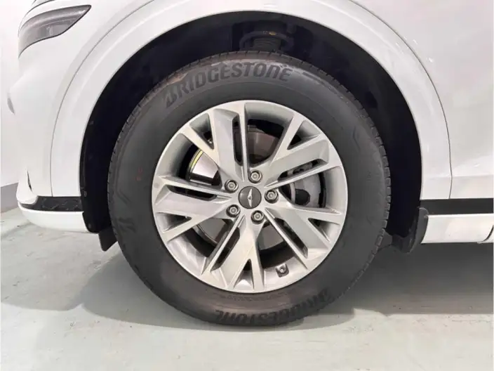 Genesis GV70 2023 Model 2.5T Rear Drive Deluxe Edition – фото 9