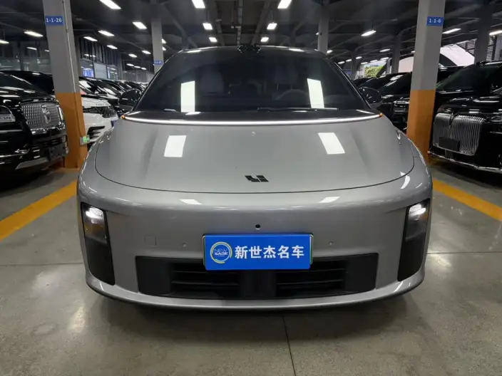 Li Auto i6 2025 Model 4WD Standard Edition – фото 2