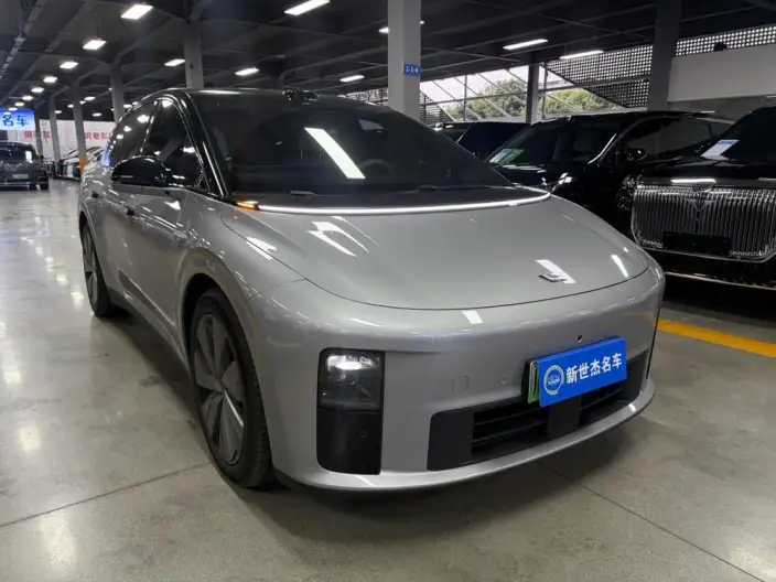Li Auto i6 2025 Model 4WD Standard Edition – фото 3