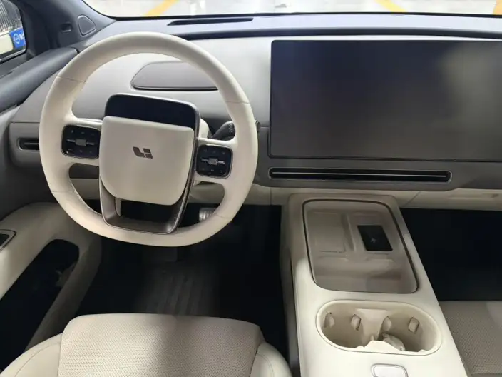 Li Auto i6 2025 Model 4WD Standard Edition – фото 7