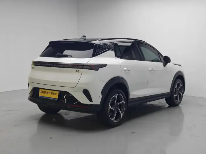 Lynk & Co 06 2025 Model Renew 1.5T Halo – фото 7