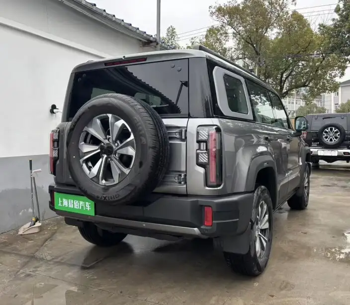 BAIC BJ40 2024 Model City Hunter Edition 2.0T Automatic 4WD Supreme Model – фото 6