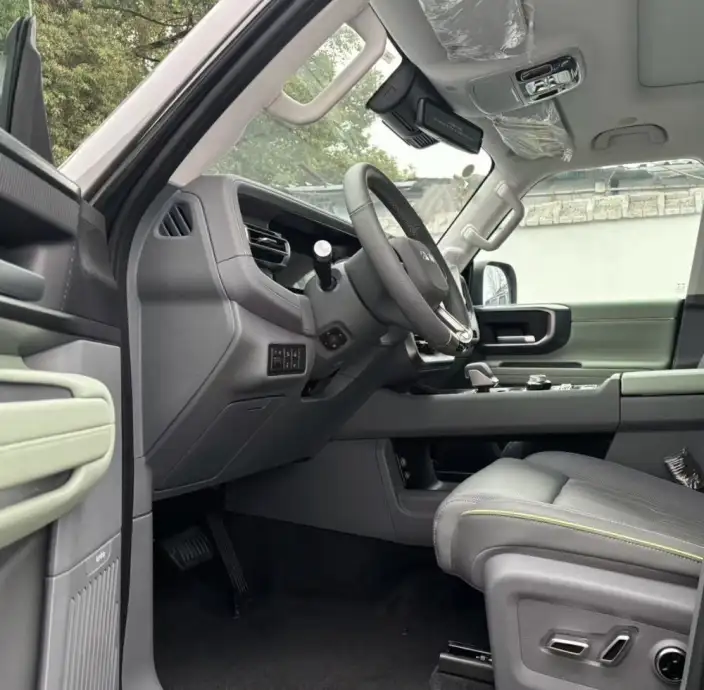 BAIC BJ40 2024 Model City Hunter Edition 2.0T Automatic 4WD Supreme Model – фото 9