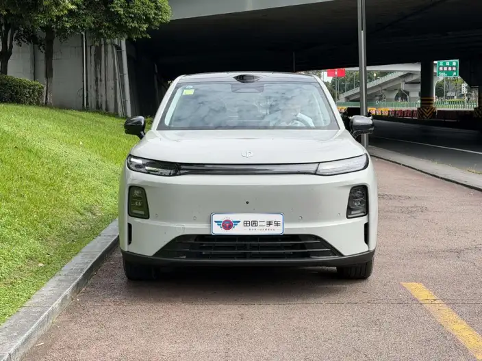 Leapmotor C10 2027 Model EV Edition 660 LiDAR Edition – фото 2