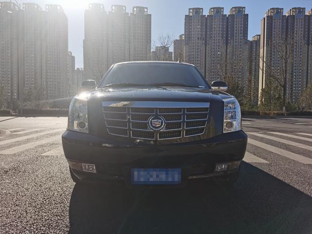 Cadillac Escalade 2010 6.0 Hybrid – фото 2