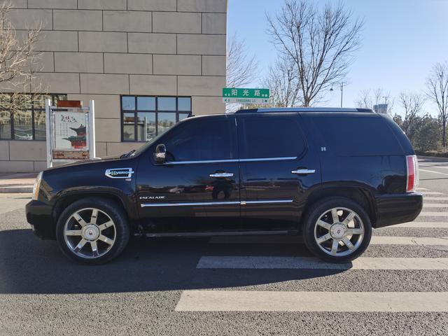 Cadillac Escalade 2010 6.0 Hybrid – фото 7