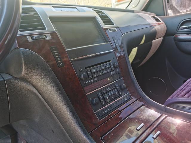 Cadillac Escalade 2010 6.0 Hybrid – фото 11