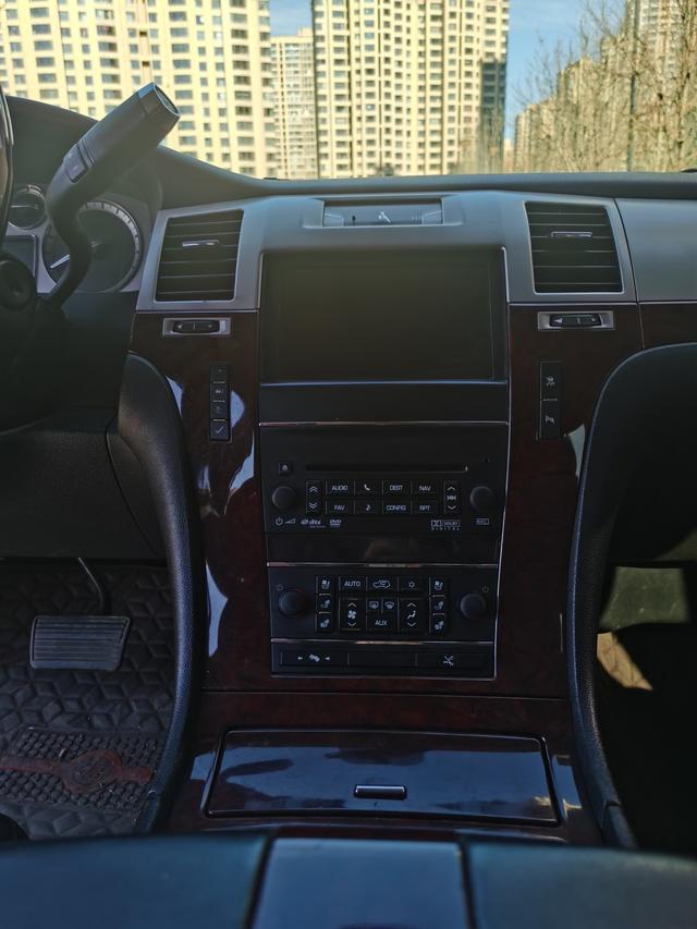 Cadillac Escalade 2010 6.0 Hybrid – фото 17
