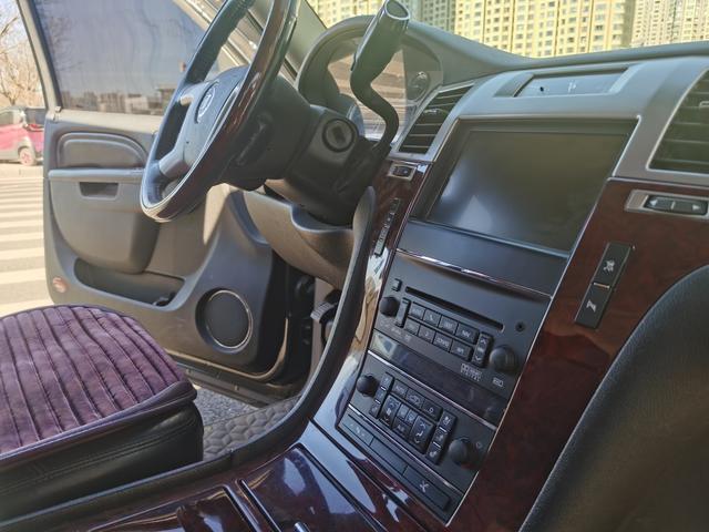 Cadillac Escalade 2010 6.0 Hybrid – фото 23
