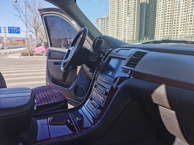 Cadillac Escalade 2010 6.0 Hybrid – фото 24