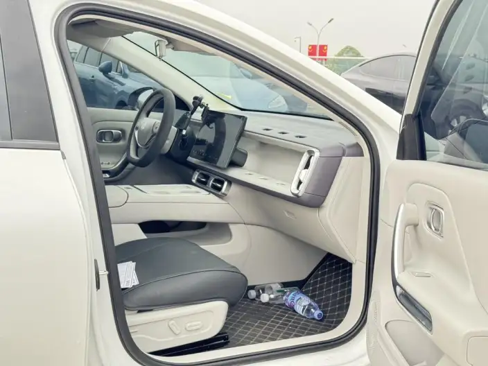 Leapmotor B01 2025 Model 160kW Smart Driving Edition – фото 10