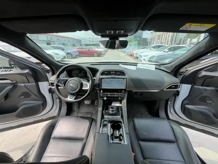 Jaguar F-PACE 2020 Model 2.0T 4WD 300 Sport Sports Edition – фото 10