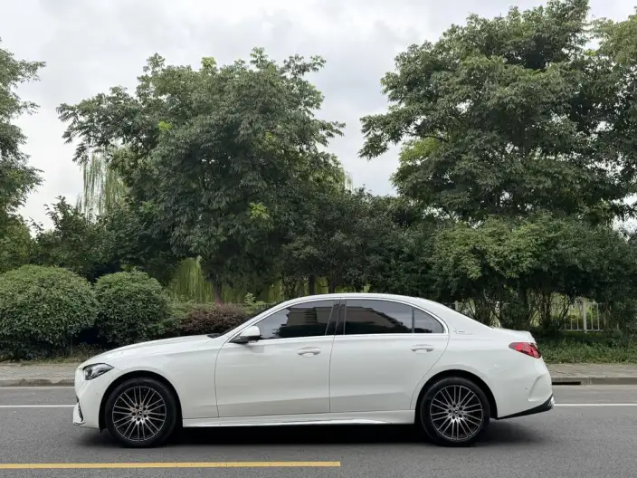 Mercedes-Benz C-Class 2025 Model C 260 L Sports Edition – фото 4