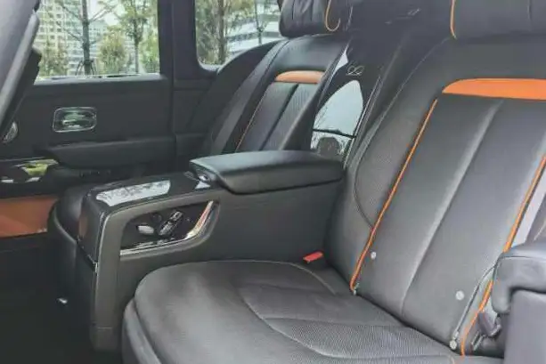 Cullinan 2020 Model Black Badge – фото 8