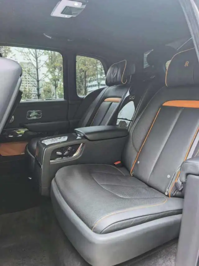 Cullinan 2020 Model Black Badge – фото 9