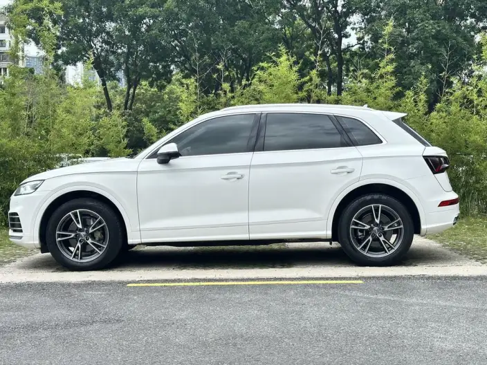 Audi Q5L 2020 Model 40 TFSI Rong Xiang Enterprising Model – фото 4