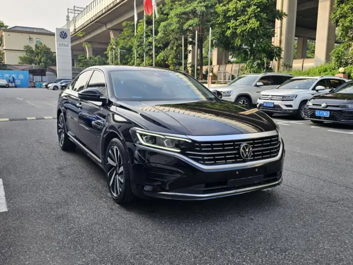 Volkswagen Passat 2023 Model Facelift 330TSI Deluxe Edition – фото 3