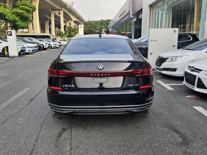 Volkswagen Passat 2023 Model Facelift 330TSI Deluxe Edition – фото 5