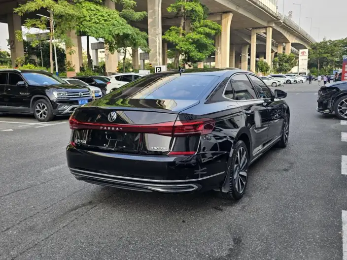Volkswagen Passat 2023 Model Facelift 330TSI Deluxe Edition – фото 6