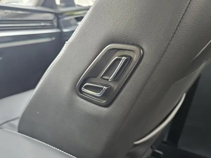 Volkswagen Passat 2023 Model Facelift 330TSI Deluxe Edition – фото 8