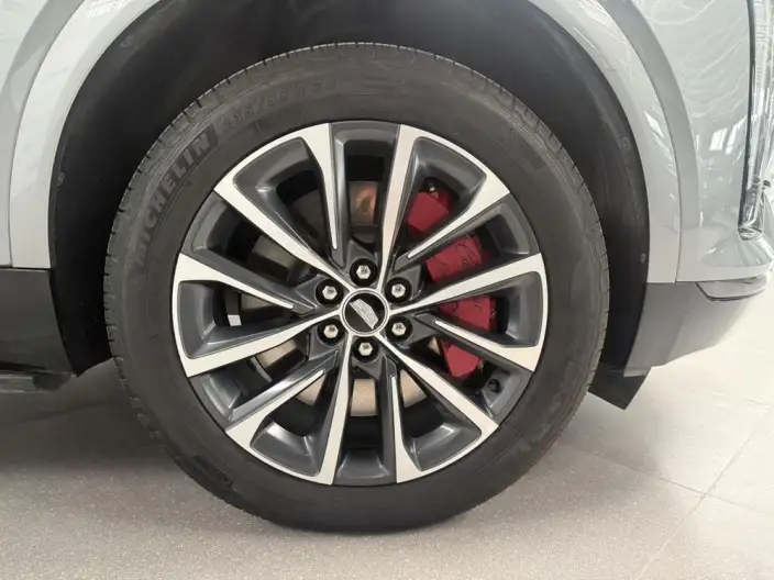 Cadillac XT5 2025 Model 28T 4WD Noble Model – фото 8