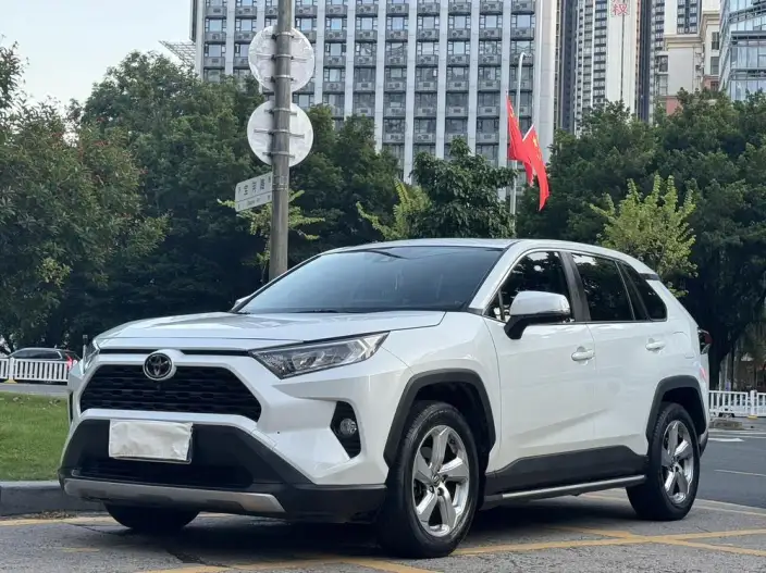 Toyota RAV4 2021 Model 2.0L CVT 2WD Fashion edition – фото 1