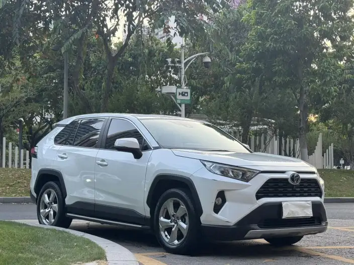 Toyota RAV4 2021 Model 2.0L CVT 2WD Fashion edition – фото 3