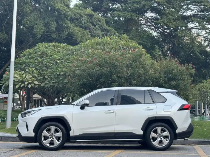 Toyota RAV4 2021 Model 2.0L CVT 2WD Fashion edition – фото 4