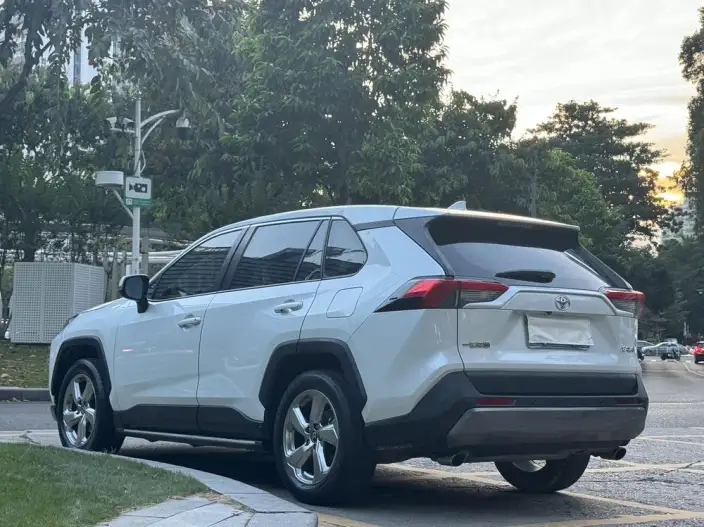 Toyota RAV4 2021 Model 2.0L CVT 2WD Fashion edition – фото 5