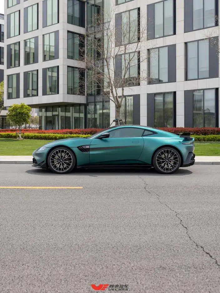 Vantage 2022 Model F1 Edition Coupe