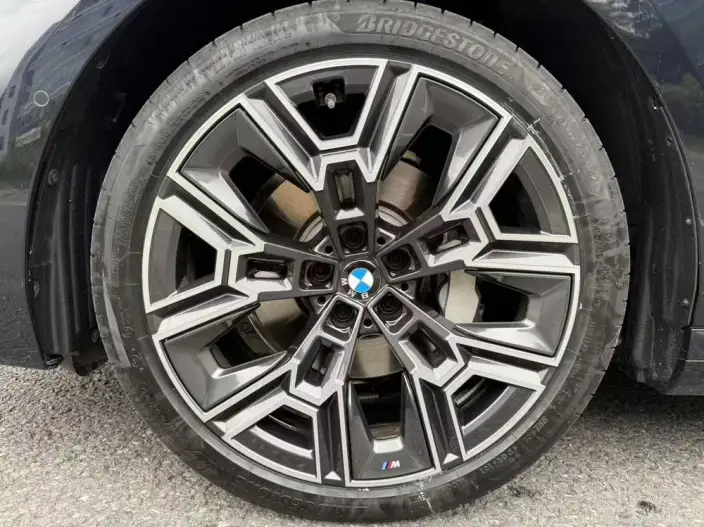 BMW 5 Series 2025 Model 530Li Exclusive Model M Sports Set – фото 10