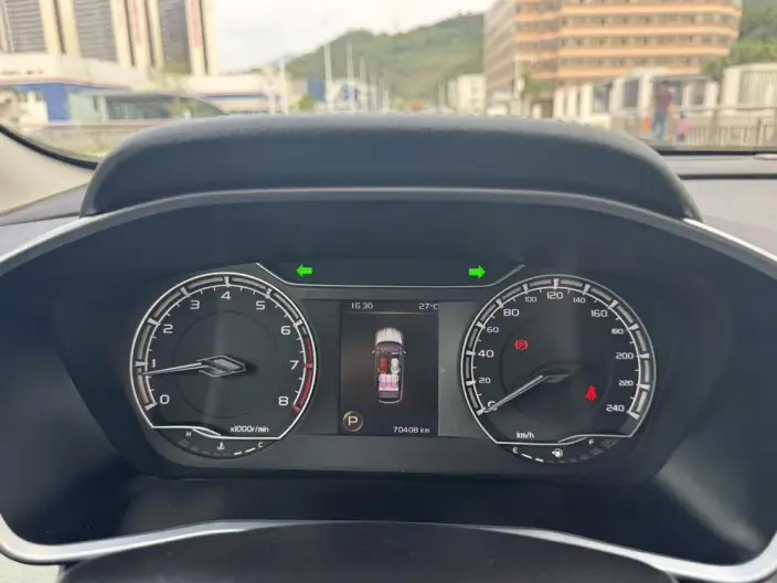 Geely Binyue 2021 Model 240T DCT Platinum edition – фото 9