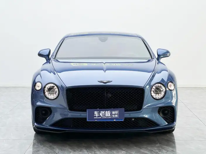 Continental 2022 Model 4.0T GT V8 – фото 2