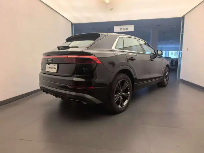 Audi Q8 2024 Model 55 TFSI Luxury Dynamic Model – фото 4
