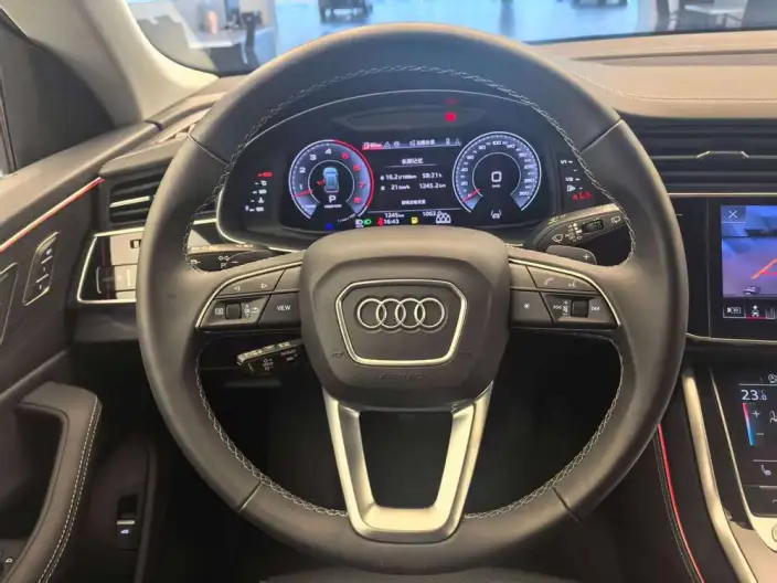 Audi Q8 2024 Model 55 TFSI Luxury Dynamic Model – фото 10